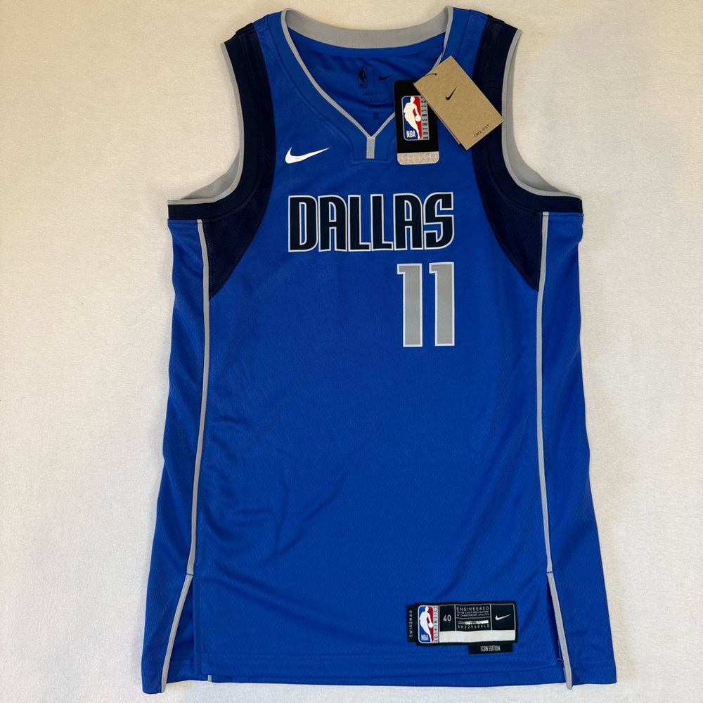 Nike Dallas Basketball Jersey Mens Small Blue Kyrie‎ Irving Mavs #11 NWT Dri Fit